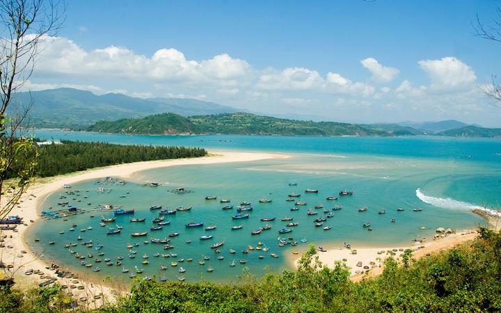 5 kiểu áo dễ 